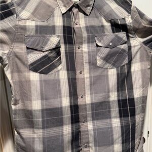Levi's Men's Modern Fit Black and Gray Plaid Snap Button Shirt